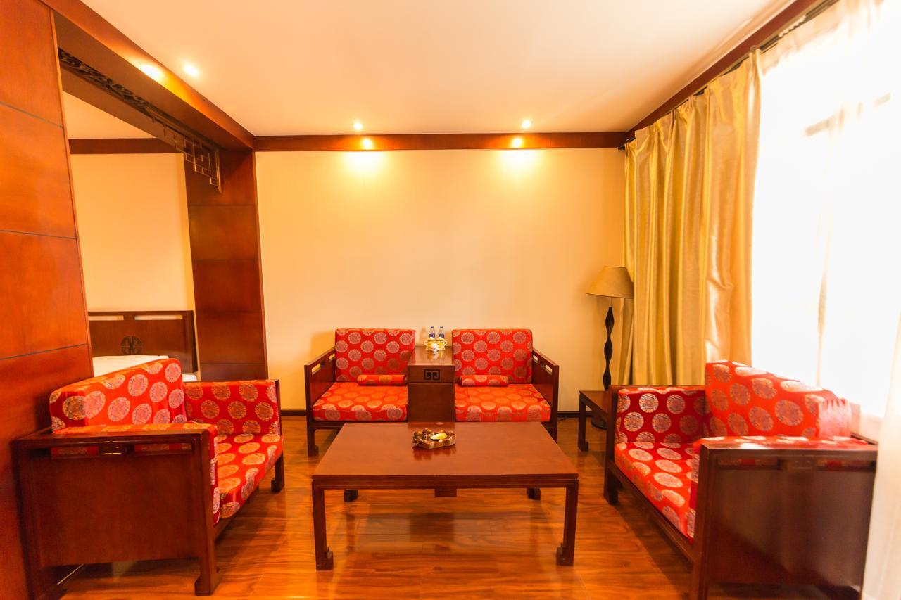 Yinfeng Hotel ต้าหลี่ ภายนอก รูปภาพ